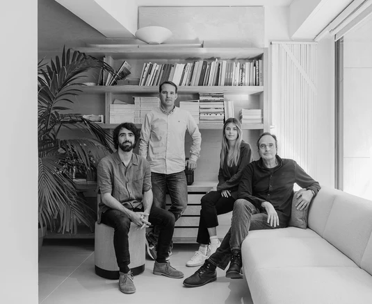 Molina, Manuel Studio