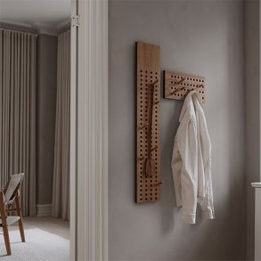 We Do Wood - Anzeigetafel