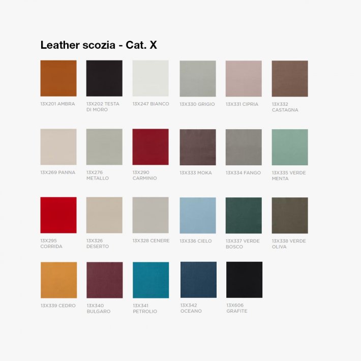 Cassina - Fauteuil Grand Confort | Petit modle | 3-seater sofa | Black frame l Leather