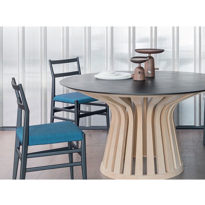 Cassina - 646 Leggera Chair | Stained ash, tekstil