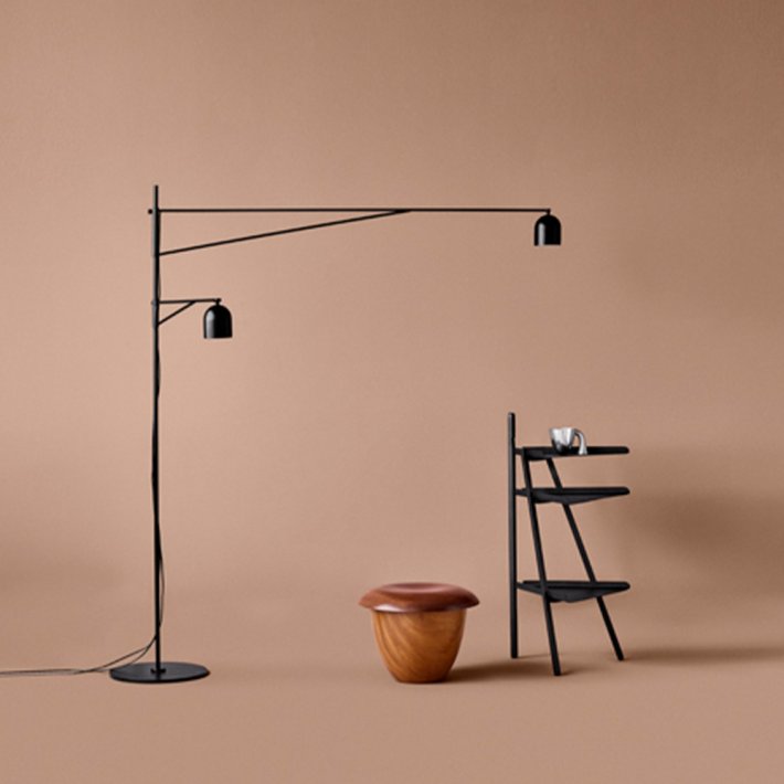 Karakter - Awkward Light Floor 