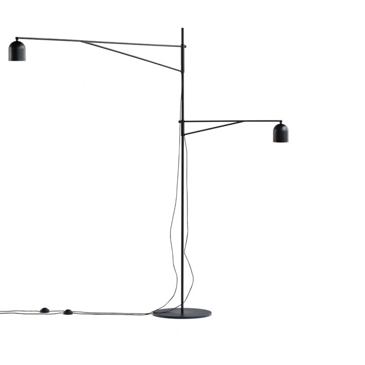 Karakter - Awkward Light Floor 