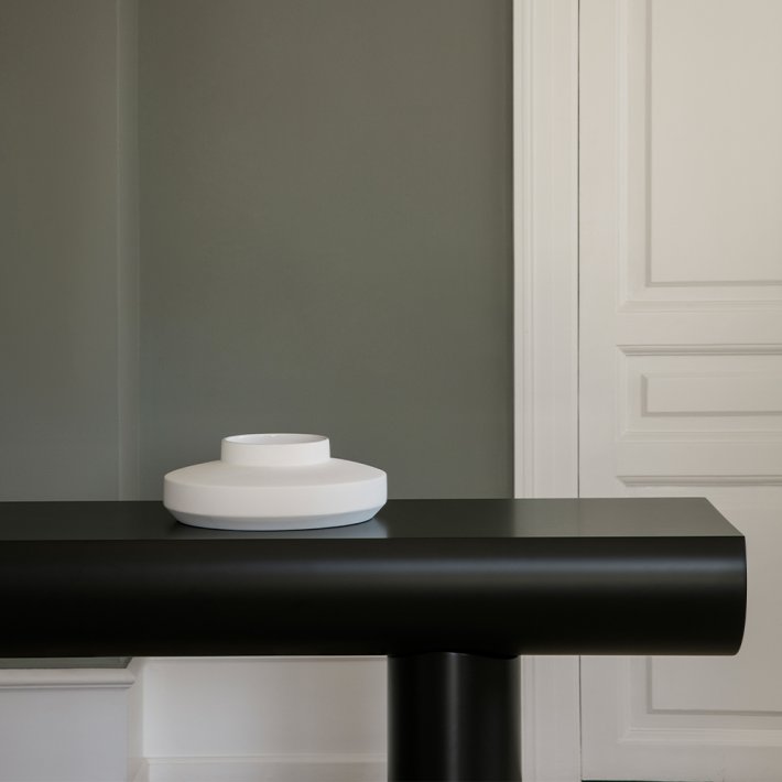 Karakter - Console Table