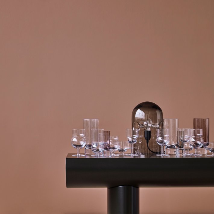 Karakter - Console Table