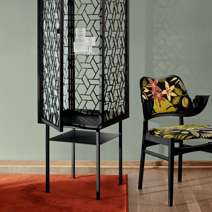 WARM NORDIC - Enigma vitrineskab