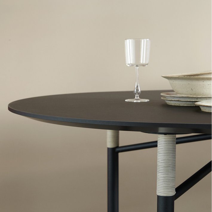 WARM NORDIC - Affinity Spisebord | Ellipse