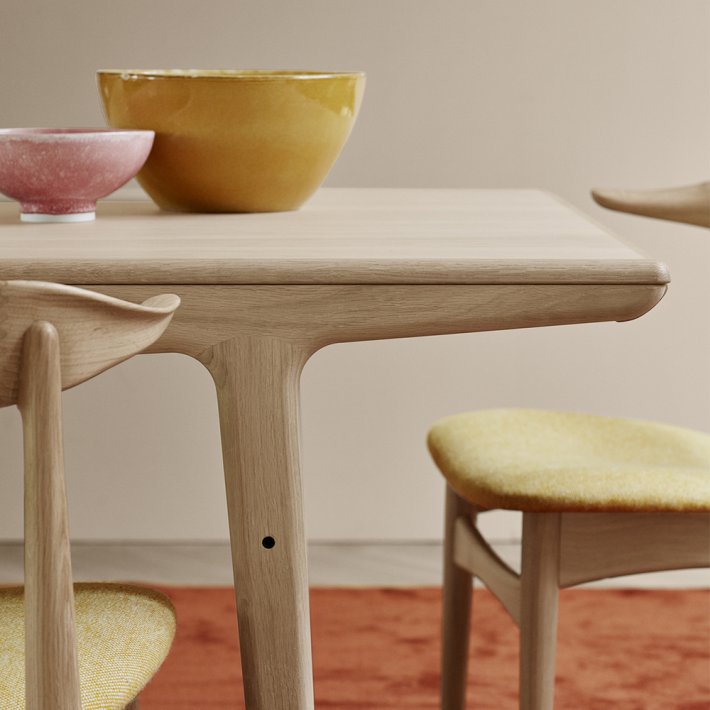 WARM NORDIC - Evermore Spisebord | 190 cm | Olieret eg | Inkl. 2 tillgsplader