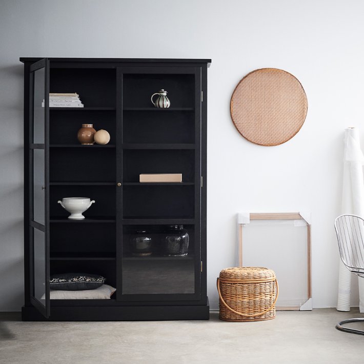 Lindebjerg Design - Vitrineskab | Dark Oak N2