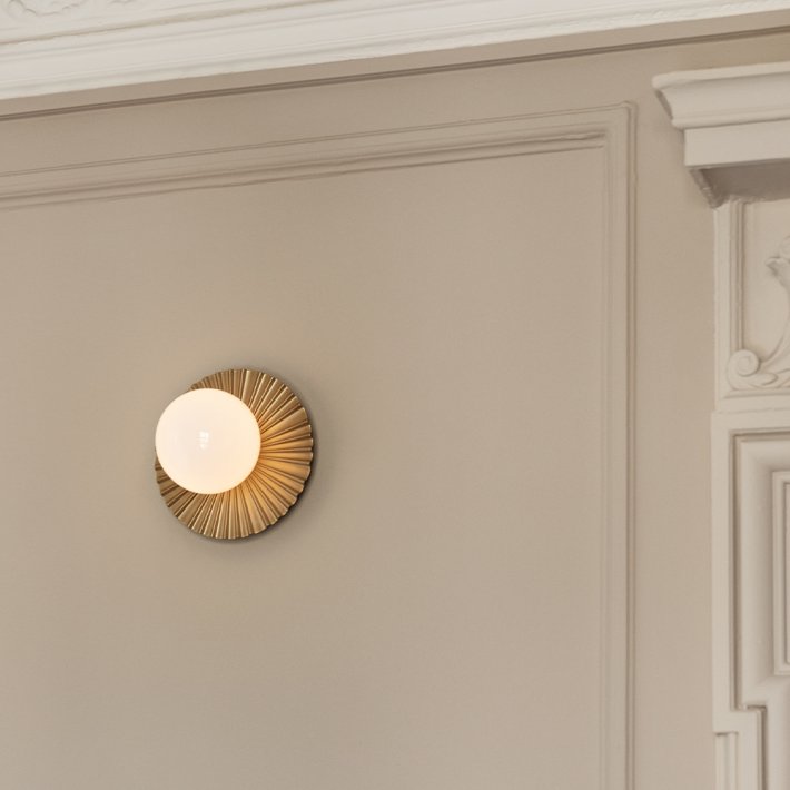 Nuura - Liila Muuse | Small IP44 | Nordic Gold | Opal 