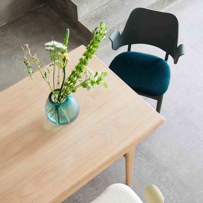 WARM NORDIC - Evermore Spisebord | 190 cm | Olieret eg | Inkl. 2 tillgsplader