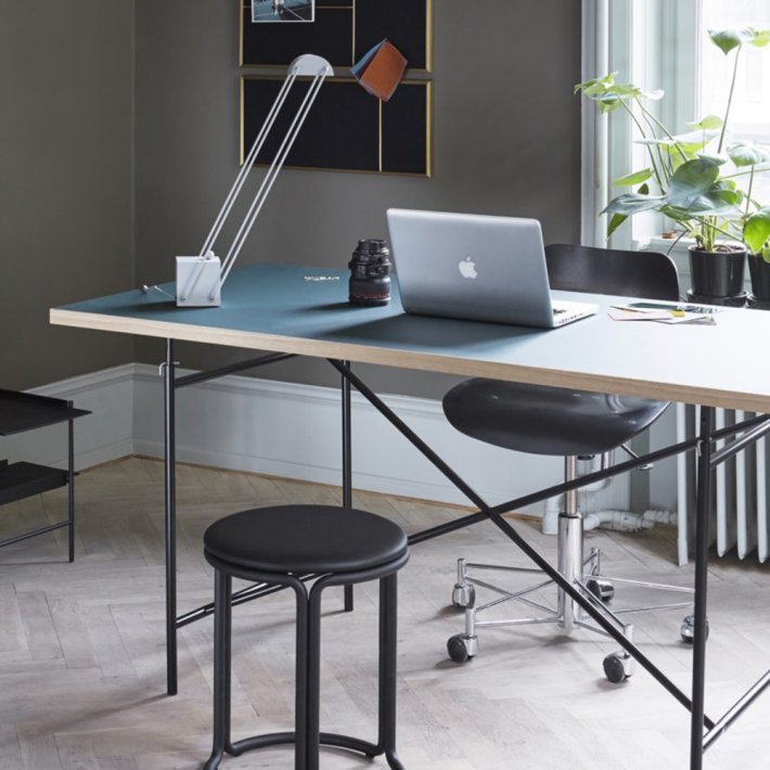 PLEASE WAIT to be SEATED - Eiermann1 | Desk