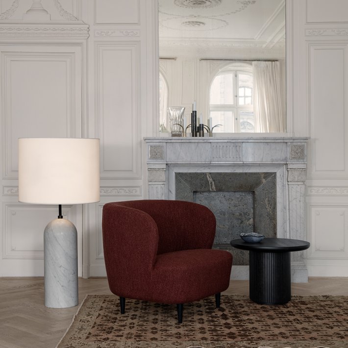 Gubi - Gravity Floor Lamp XL | Low | White Marble | Canvas