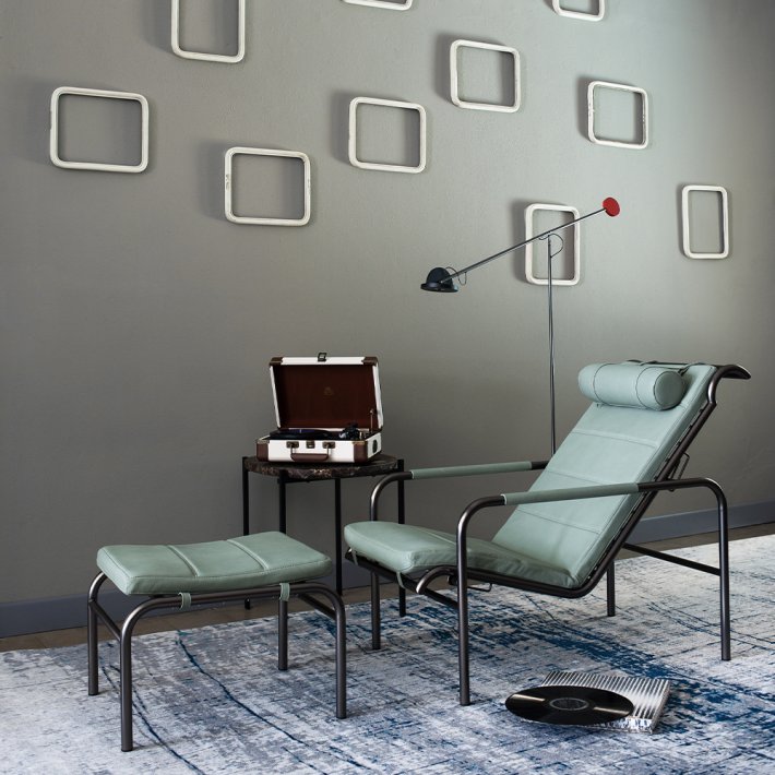 Zanotta - Genni Lounge Chair | W. Pouf