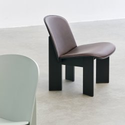 HAY - Chisel Lounge Chair | Black | Lder polstring Sense-Dark Brown