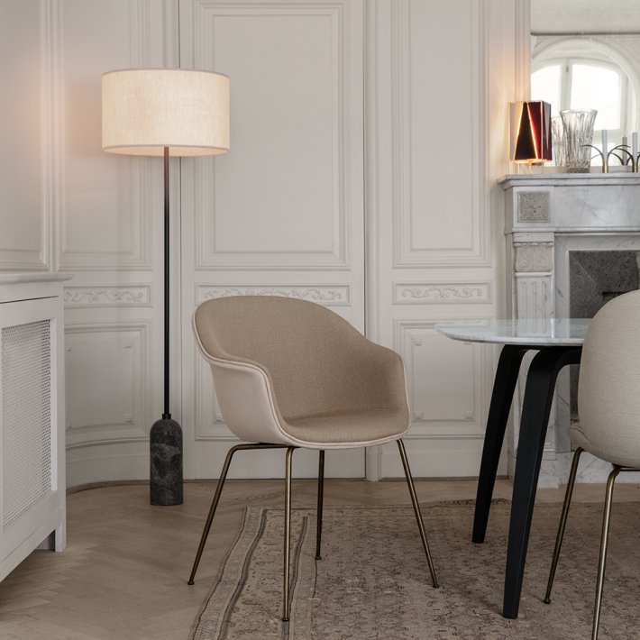 Gubi - Gravity Floor Lamp | Canvas | Black marble