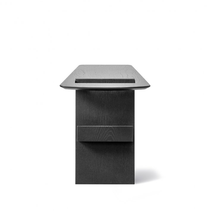 Fredericia Furniture - Magazine Table