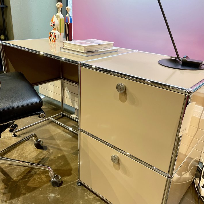 USM - Desk | 111