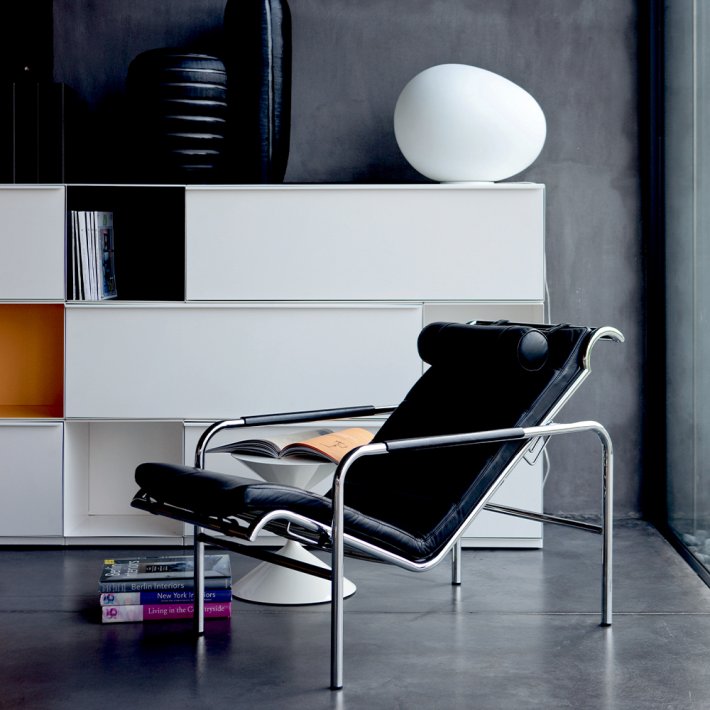 Zanotta - Genni Lounge Chair | W. Pouf