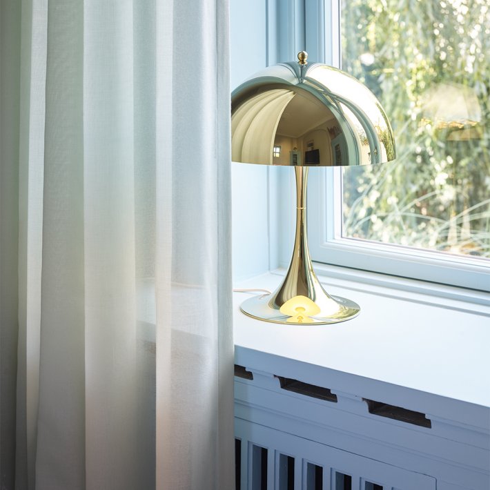 Louis Poulsen - Panthella 320 Table Lamp | Messing