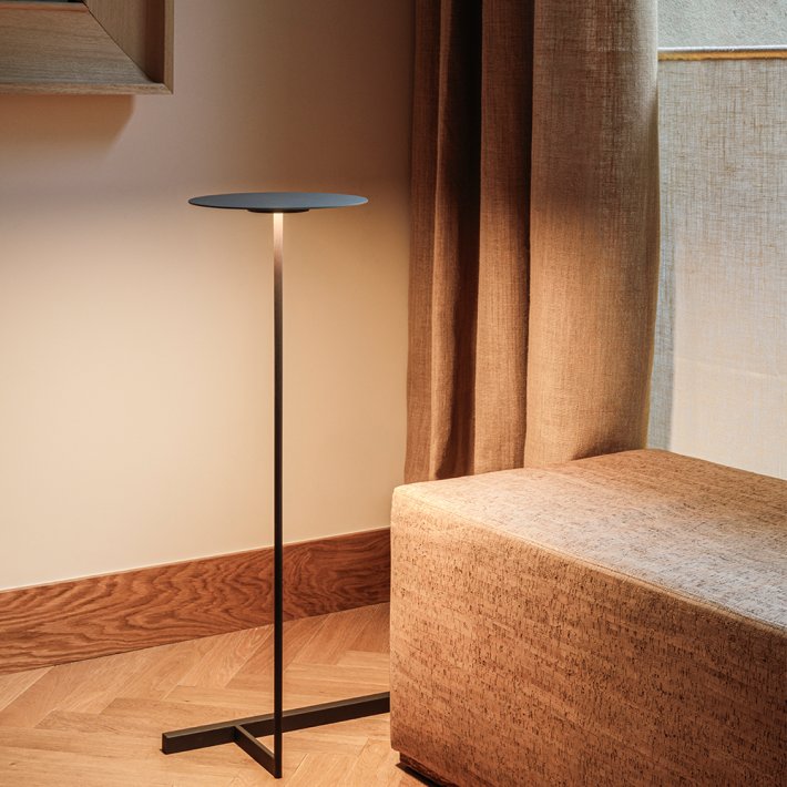 Vibia - Flat 5957 | Gulvlampe