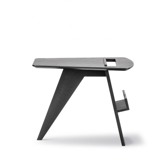 Fredericia Furniture - Magazine Table
