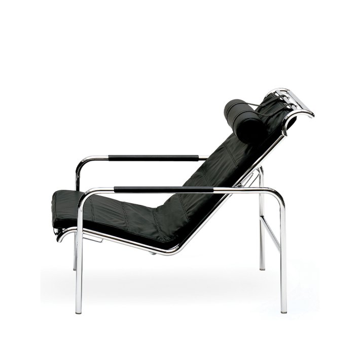 Zanotta - Genni Lounge Chair | W. Pouf