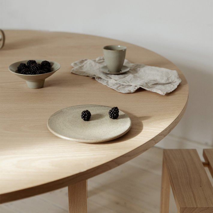 Moebe - Round Dining Table | 140