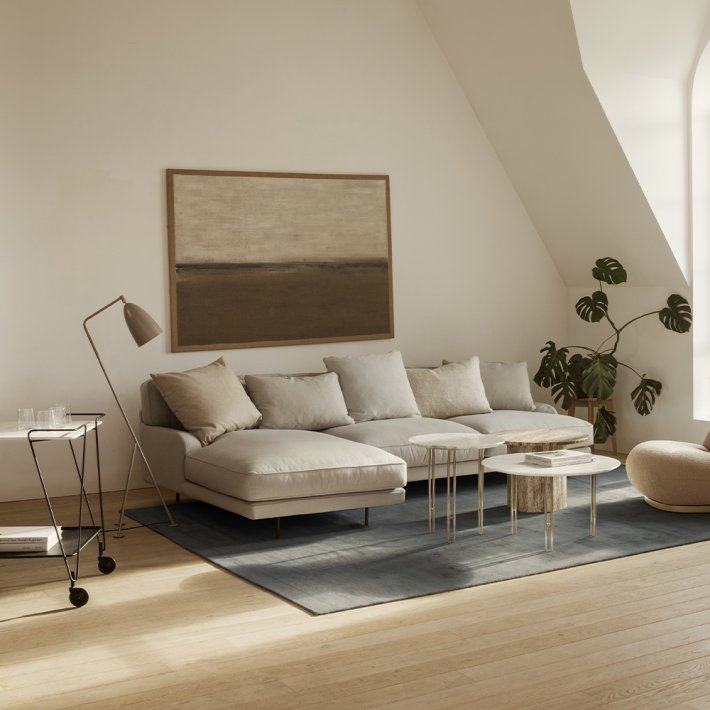 Gubi - Grashoppa Gulvlampe | Warm grey | Semi Matt