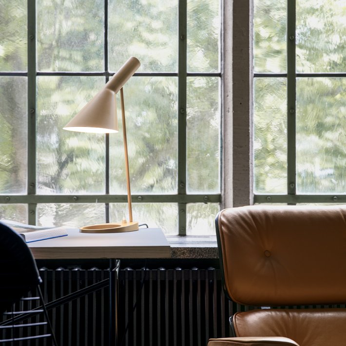 Louis Poulsen - AJ Bordlampe |&nbsp;Warm sand