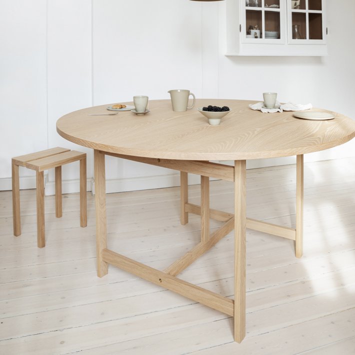 Moebe - Round Dining Table | 140