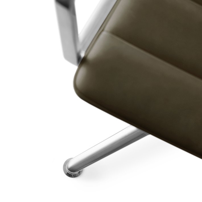 Vipp - Vipp 452 | Swivel Chair | L�der