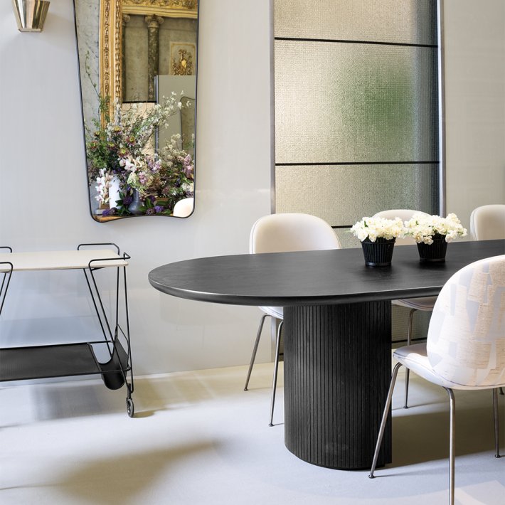Gubi - Moon Dining Table | 300x105 cm