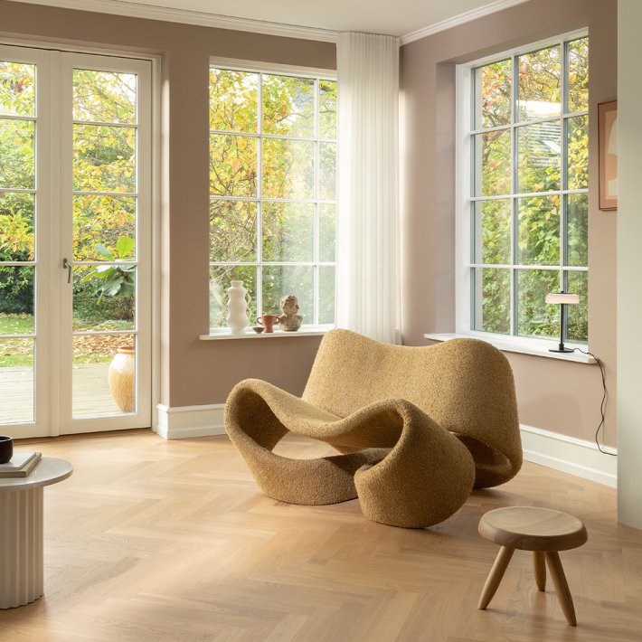 Nuura - Blossi Table | Small | Black | Opal