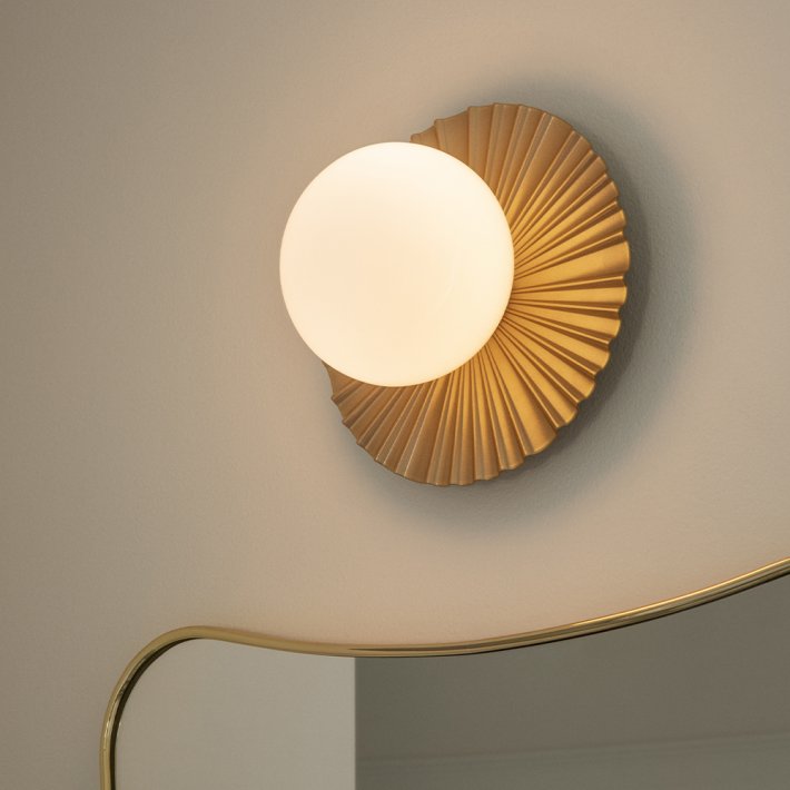 Nuura - Liila Muuse | Small IP44 | Nordic Gold | Opal 