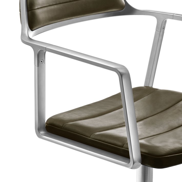 Vipp - Vipp 452 | Swivel Chair | L�der