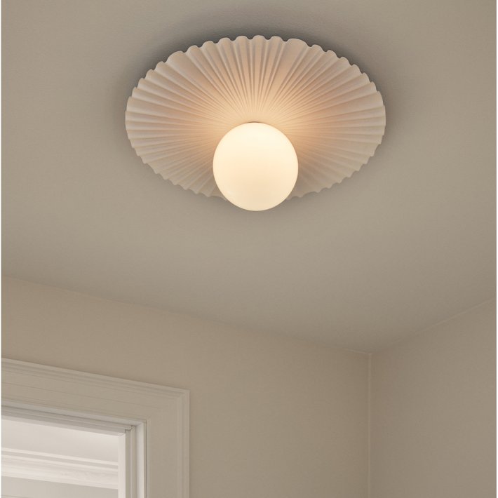 Nuura - Liila Muuse | Medium IP44 | White | Opal 