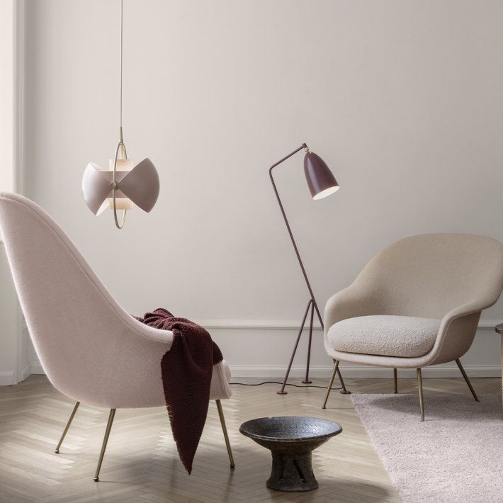 Gubi - Grashoppa Gulvlampe | Andorra Red | Semi Matt