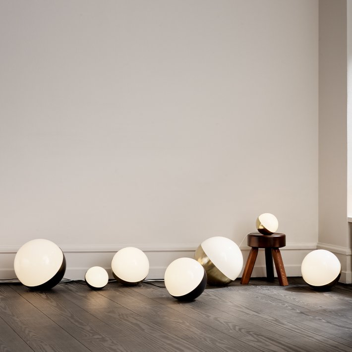 Louis Poulsen - VL Studio |&nbsp;Bord/Gulv | Messing �32 cm