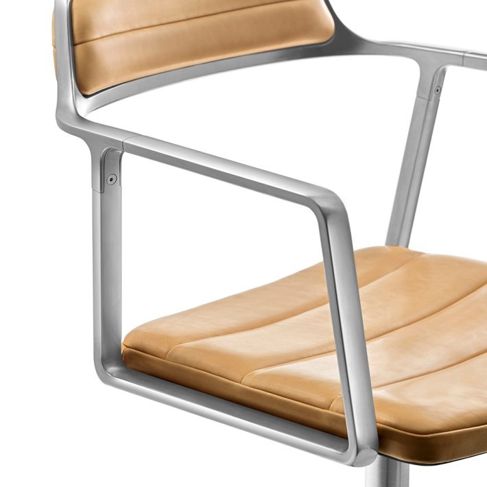 Vipp - Vipp 452 | Swivel Chair | L�der