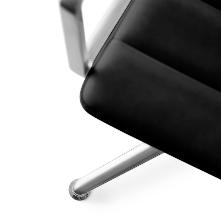 Vipp - Vipp 452 | Swivel Chair | L�der