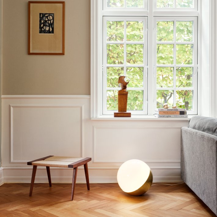 Louis Poulsen - VL Studio |&nbsp;Bord/Gulv | Messing �32 cm