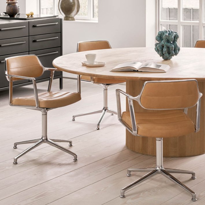 Vipp - Vipp 452 | Swivel Chair | L�der