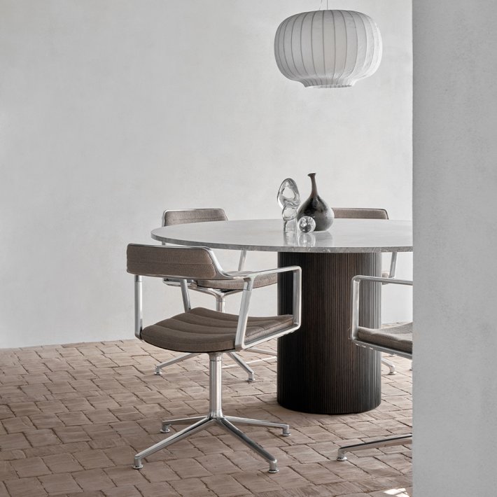 Vipp - Vipp 452 | Swivel Chair | L�der