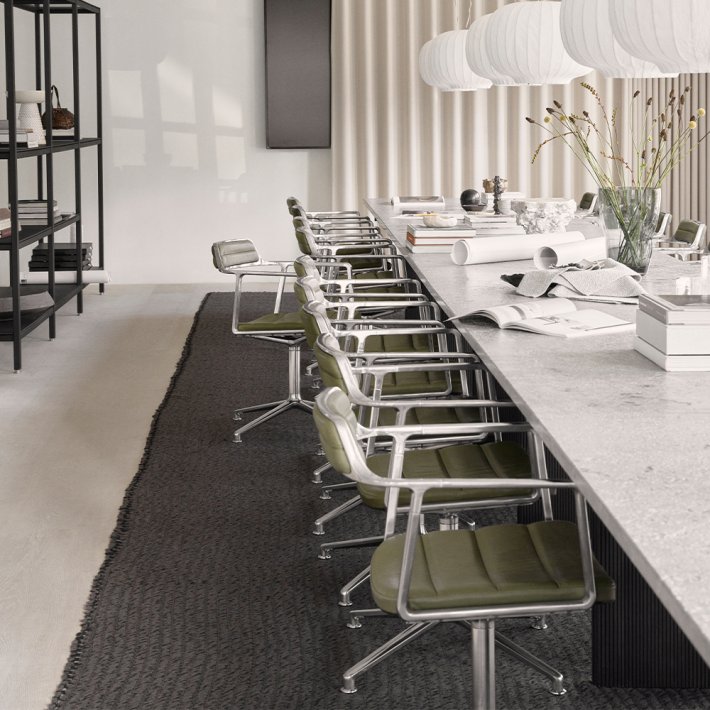 Vipp - Vipp 452 | Swivel Chair | L�der