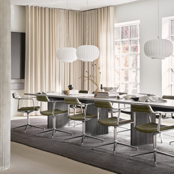 Vipp - Vipp 452 | Swivel Chair | L�der