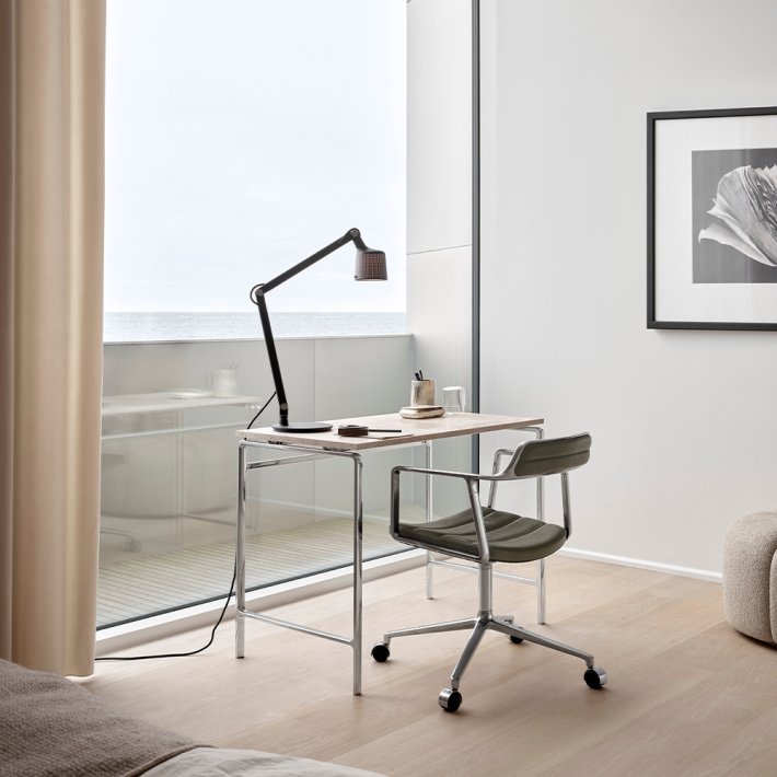 Vipp - Vipp 452 | Swivel Chair | L�der | Hjul