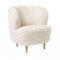 Gubi - Stay Lounge Chair | Oak, Moonlight Sheepskin